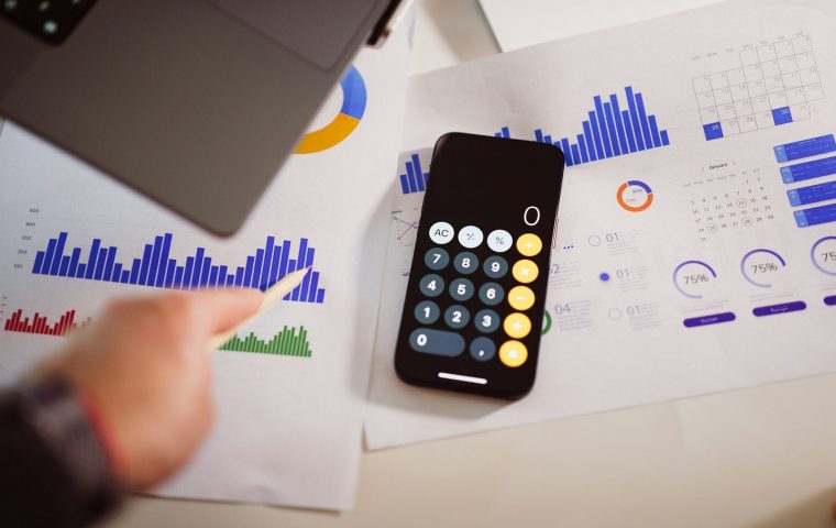 Budgeting App vs Spreadsheet: Which Keeps You on Track
