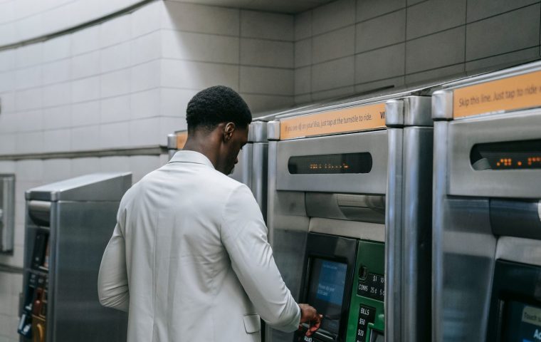 Common Banking Mistakes That Quietly Cost You