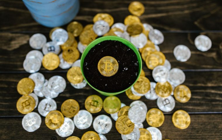 How Compound Interest Quietly Builds Wealth