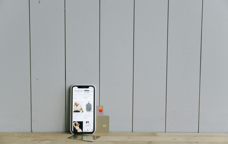 Online vs Traditional Banks: Which Should You Choose