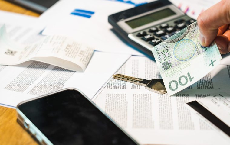 Stocks vs Bonds: The Difference in Plain English